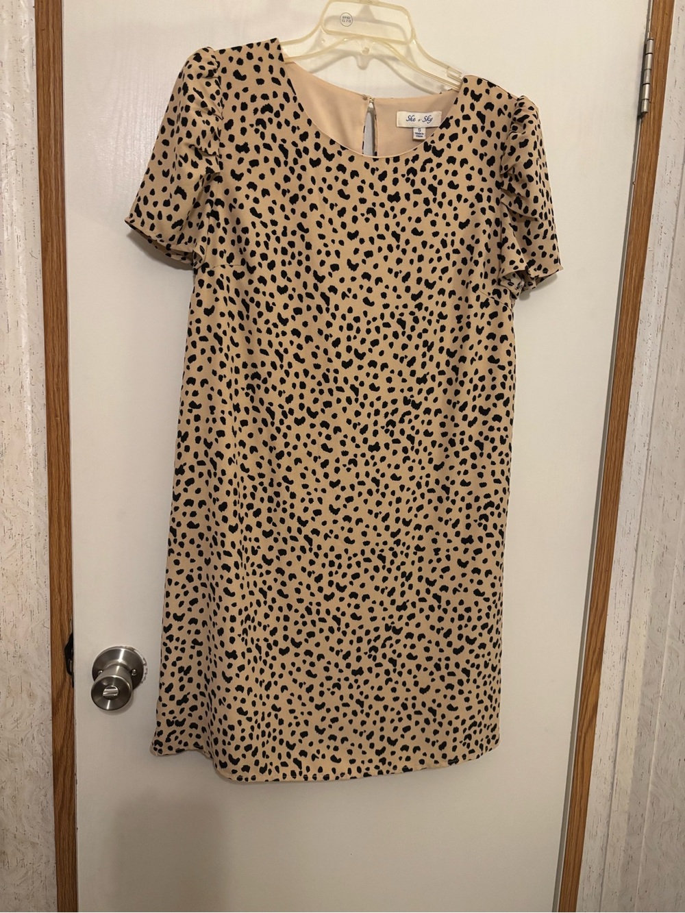 She + Sky Beige Short Sleeve Animal Print Shift Dress